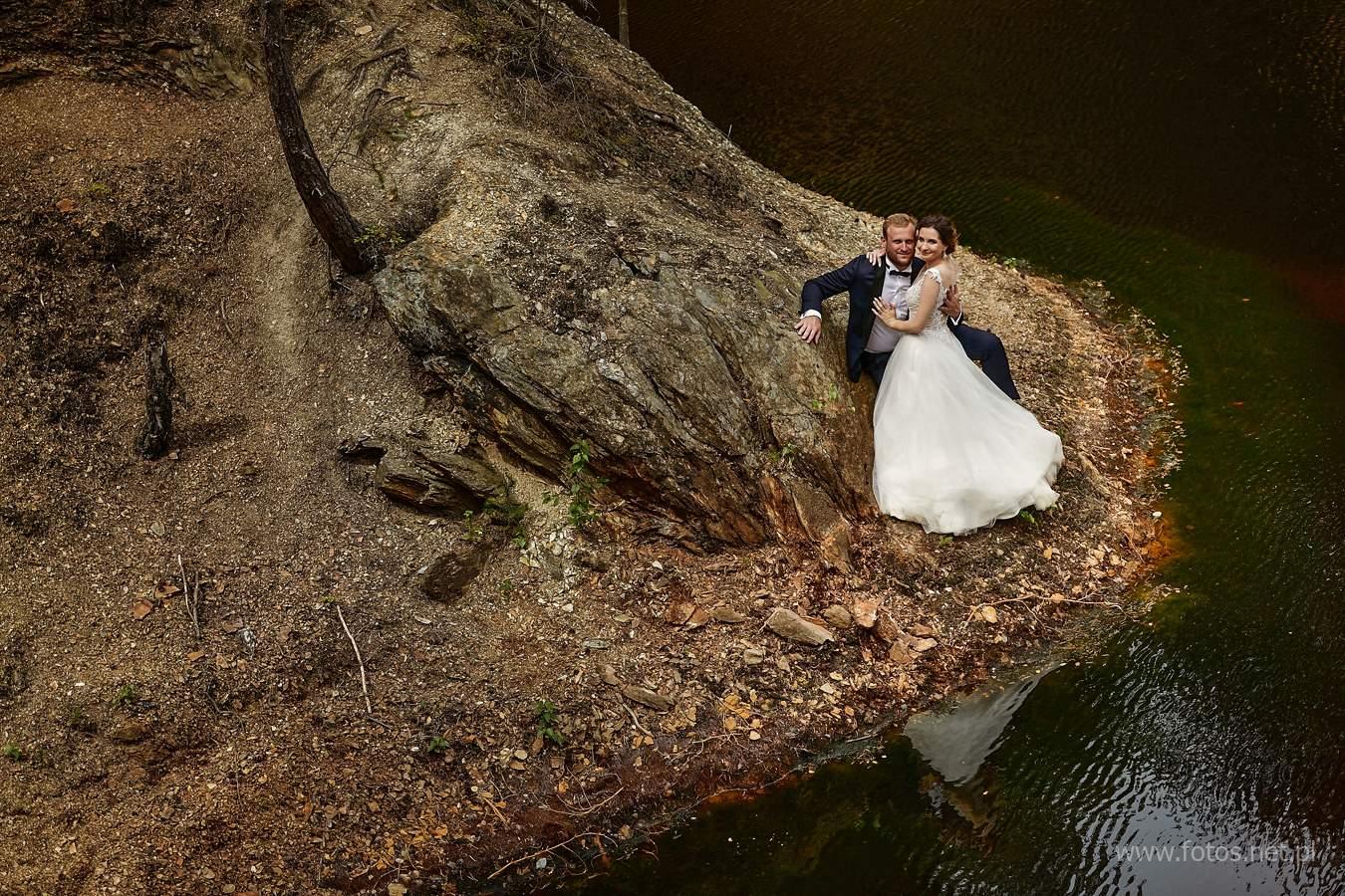 sesja ślubna kolorowe jeziorka rudawy janowickie w karpaczu karkonoszach dziki wodospad