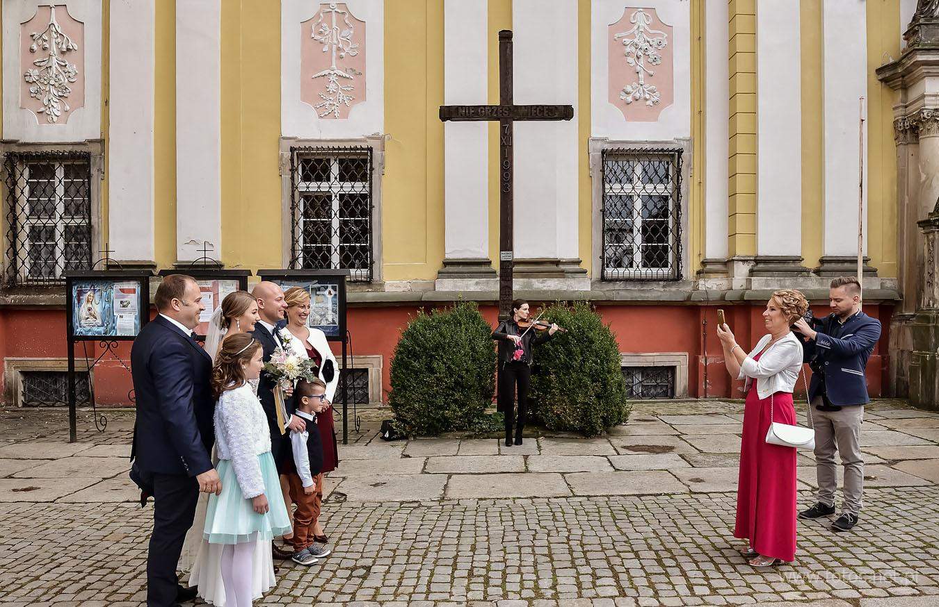 Ślub w Sanktuarium Świętej Jadwigi Śląskiej w Trzebnicy. Sandra i Michał Fotografia ślubna Wrocław.