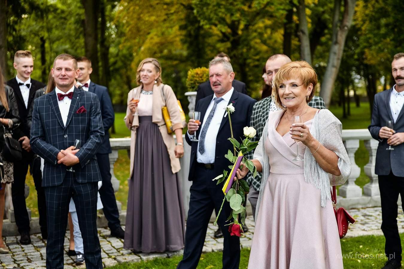 Eleganckie wesele w zamku w Gutowie. Fotografia ślubna Poznań